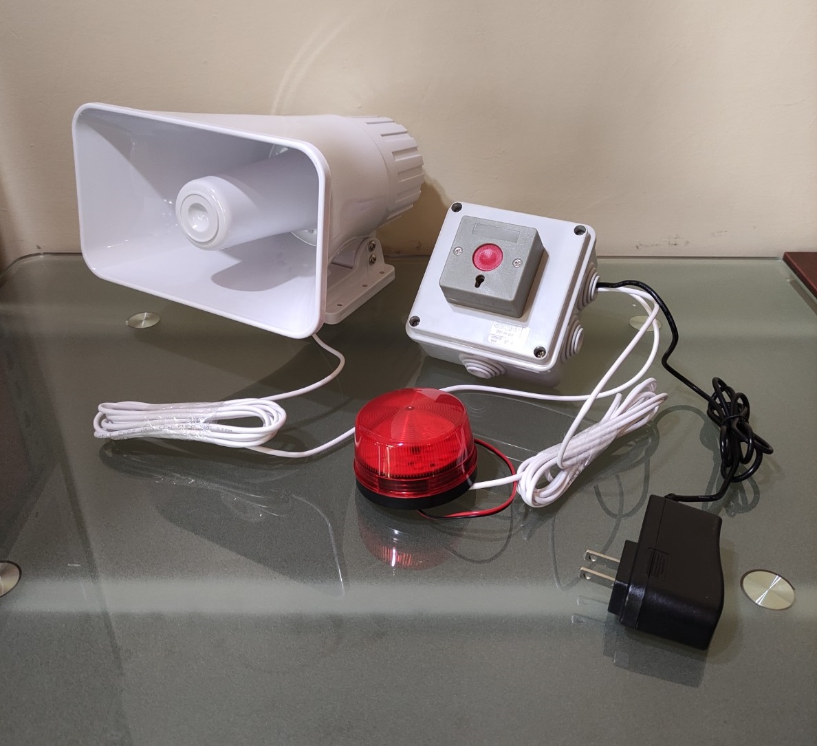 Alarma Vecinal Wifi Sirena 30w Luz Estrobo Activa por Aplicacion y Alexa
